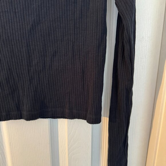 EUC TopShop V-Neck Ribbed Cropper T-shirt, Black, Size 10 Tall - Picture 13 of 15